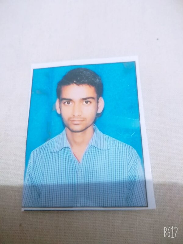 Ashish Kannojia - acadimic teacher