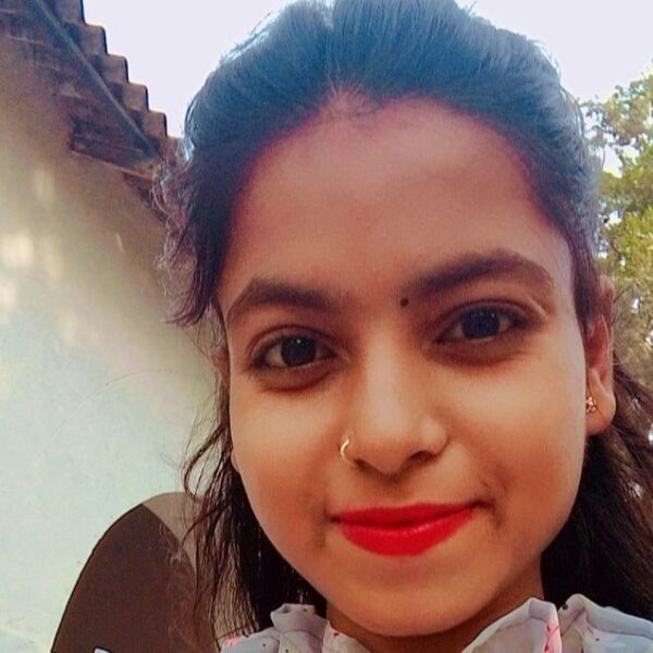 female tutor Cantt Bareilly-CBSE Teacher