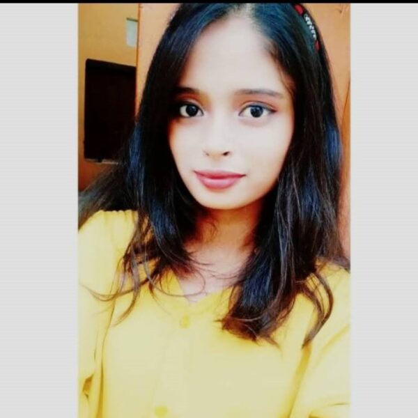 Female tutor Madhinath Bareilly-ICSE CBSE Teacher