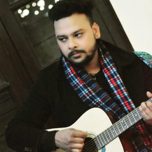 Guitar Model Town Bareilly-Home Trainer Bareilly