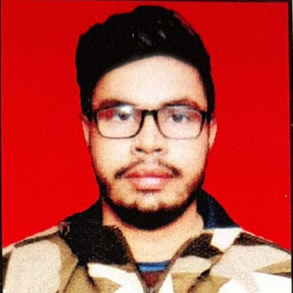 Deepank Mishra Economics teacher Bareilly